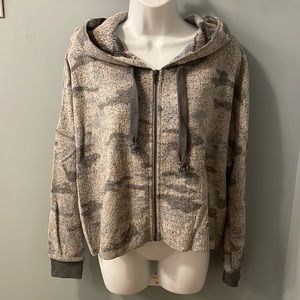 Cropped zip up sweater sz M